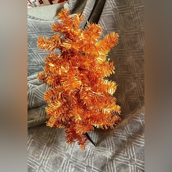 Halloween (NWT) tinsel tree 3 orange -1 black/orange 22” H - home decor - Picture 6 of 17